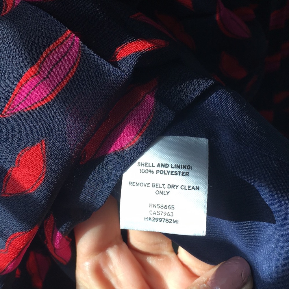 Halogen Midi pleated Lip Print Dress - Picture 6 of 12